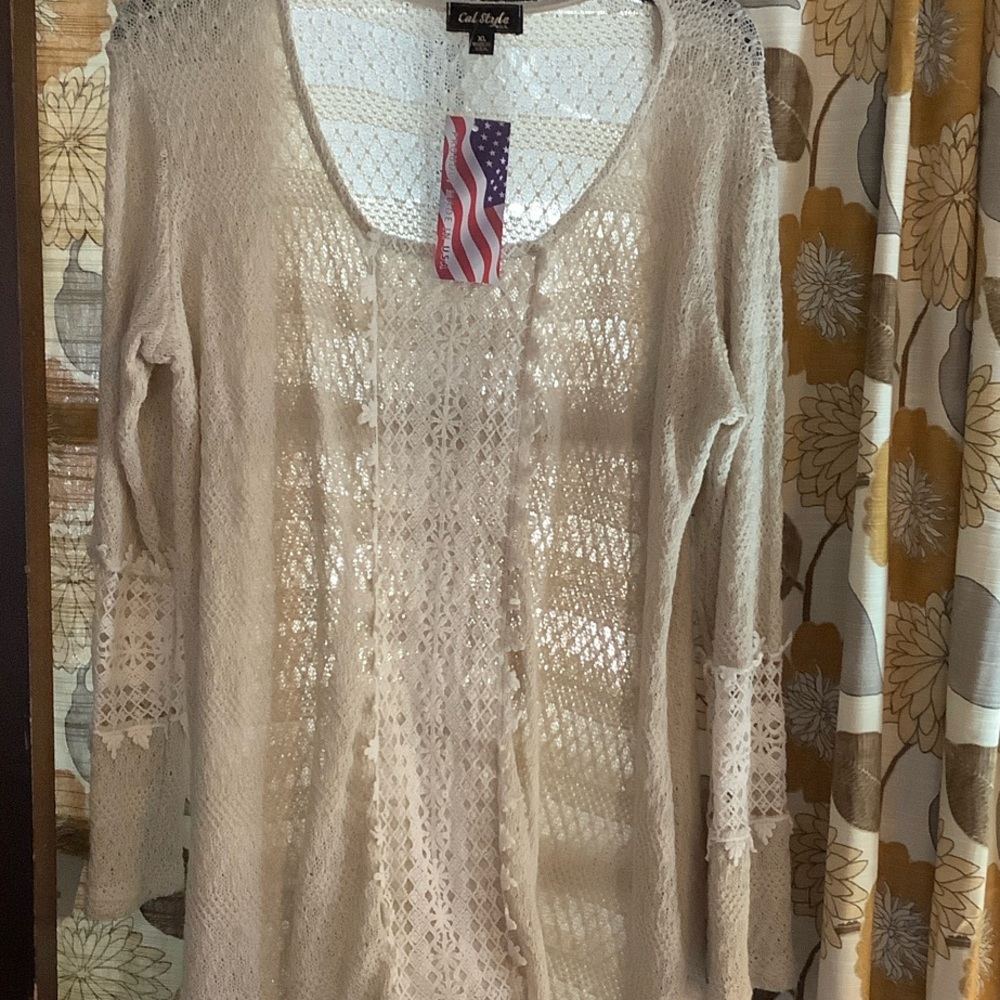 Cal Style Cream Openwork Knit sweater. Size xl